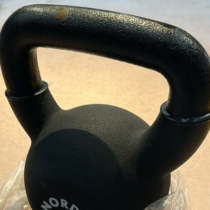 Kettlebell 18 kg, Gusseisen und Neopren – Vorführmodell