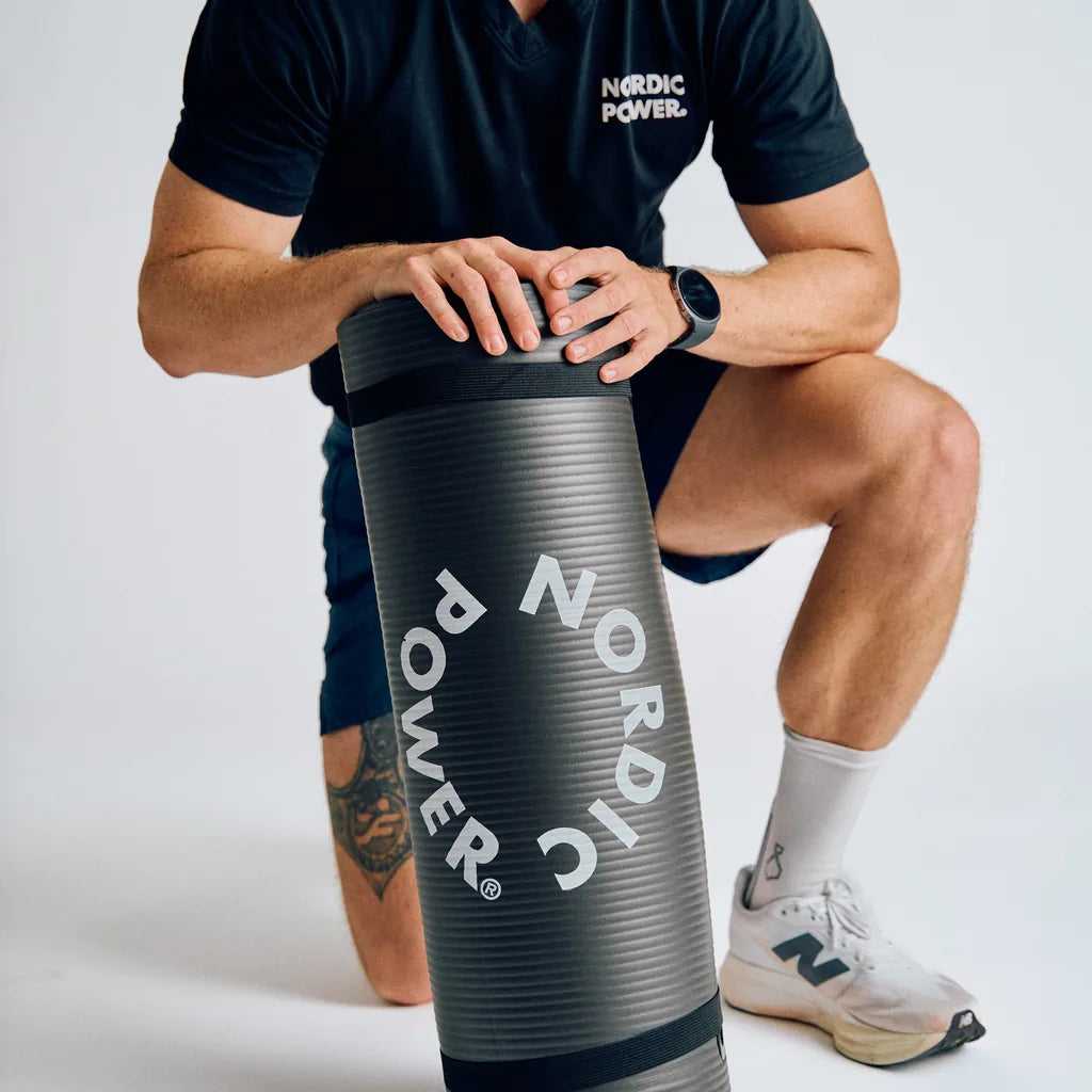Trainingsmatte Schwarz 1,5 cm dick, mit Tragegurt - NORDIC POWER